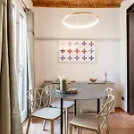 Oltrarno Deluxe, *