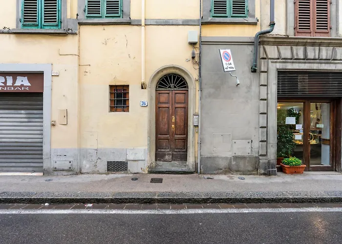 Apartman Oltrarno Deluxe, *