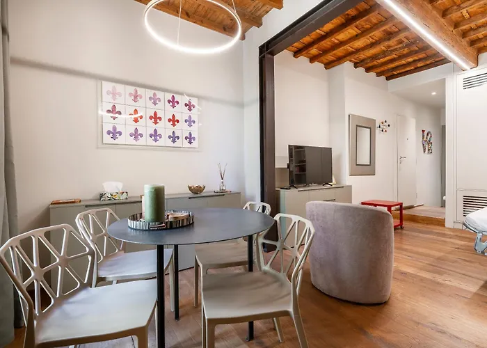 Apartamento Oltrarno Deluxe, *